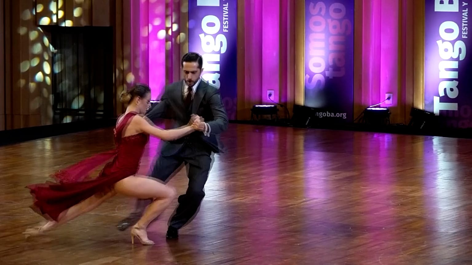 Tango BA réunit 800 couples de 47 pays à Buenos Aires pour les finales du championnat du monde au Teatro Gran Rex
