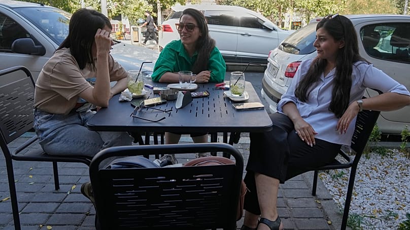 کافه ای در تهران، ۱۰ اوت ۲۰۲۶