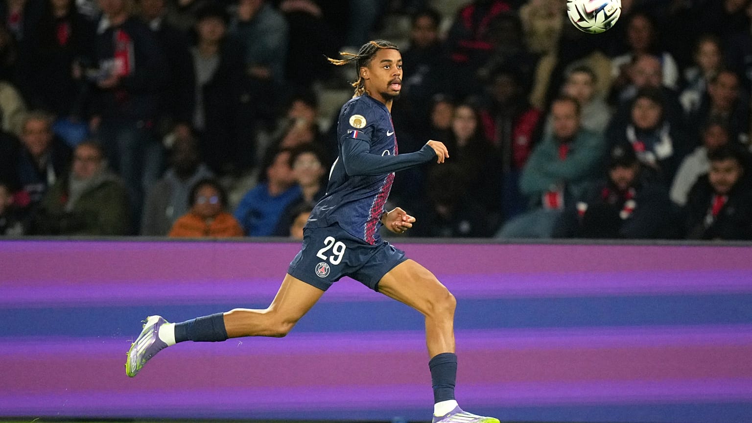 Bradley Barcola, lors du match de Ligue 1 opposant le Paris Saint-Germain à Auxerre au Parc des Princes à Paris, samedi 27 septembre 2025.