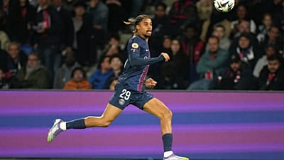 Bradley Barcola durante o jogo da Ligue 1 entre o Paris Saint-Germain e o Auxerre, no Parc des Princes, em Paris, sábado, 27 de setembro de 2025.