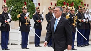 Seguro durante a visita ao Eliseu, em Paris, em julho