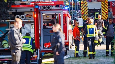 Am Warntag testen Feuerwehr und Rettungskräfte den Alarm - ARCHIV Symbolbild