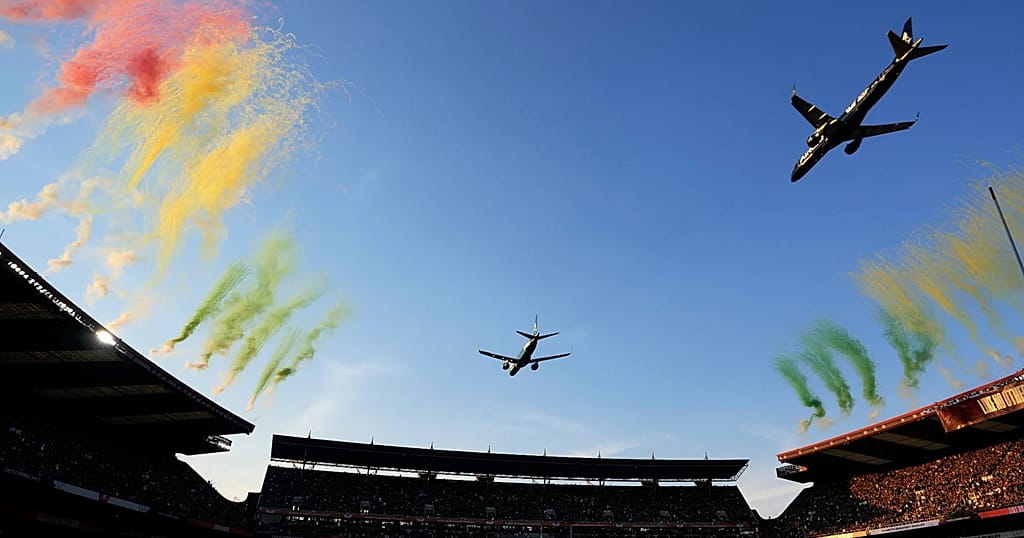Afrique du Sud : le survol d'un stade par deux avions déclenche la polémique