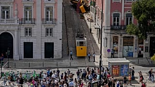Elevador da Glória em Lisboa descarrilou a 3 de setembro de 2025, matando 16 pessoas e ferindo mais de 20