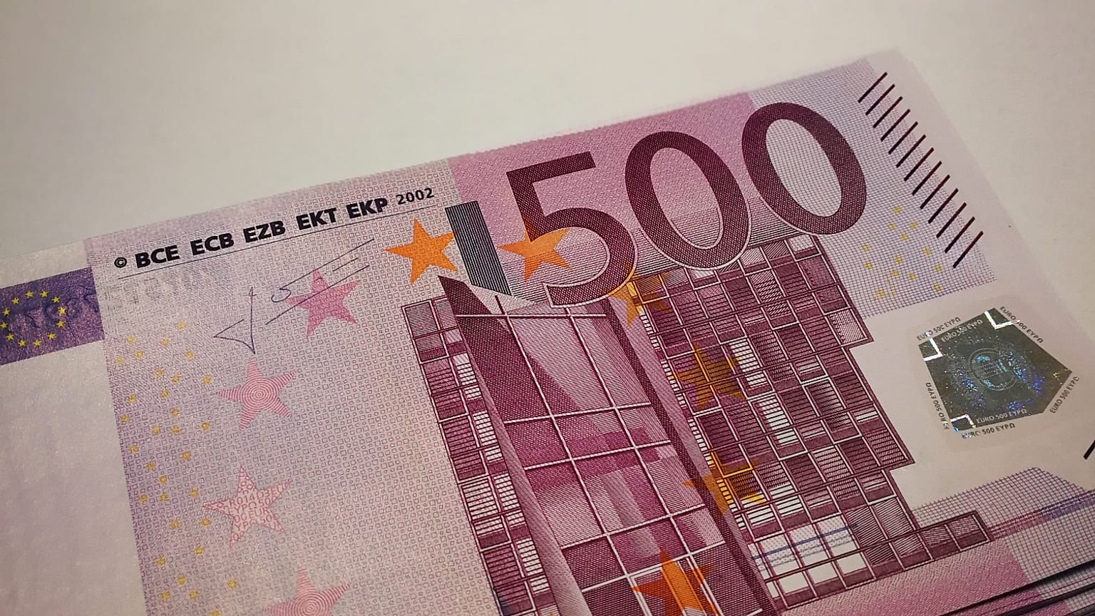 Imagen de un fajo de billetes de 500 euros.