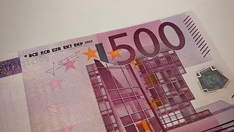 Imagen de un fajo de billetes de 500 euros.