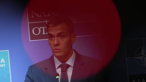 El presidente del Gobierno español, Pedro Sánchez, interviene durante una rueda de prensa en la cumbre de la OTAN celebrada en Ankara, Turquía, el 8 de julio de 2026.