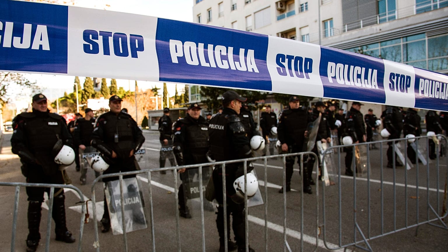 Montenegrin police, illustrative phoPolice officers guard the parliament building in Podgorica, 26 December, 2019to