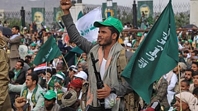 أحد أنصار الحوثيين يهتف بشعارات خلال مظاهرة بمناسبة عيد ميلاد النبي محمد، المعروف باسم المولد، في صنعاء، اليمن، الثلاثاء 25 أغسطس 2026.