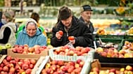Иллюстрационное фото. Покупатели в магазине. Москва, Россия. Ноябрь 2023 года