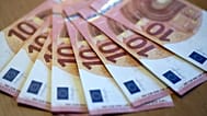 New ten euro banknotes are shown in Duesseldorf, Germany, 28 August 2014. The German Federal Bank has unveiled the new banknotes.