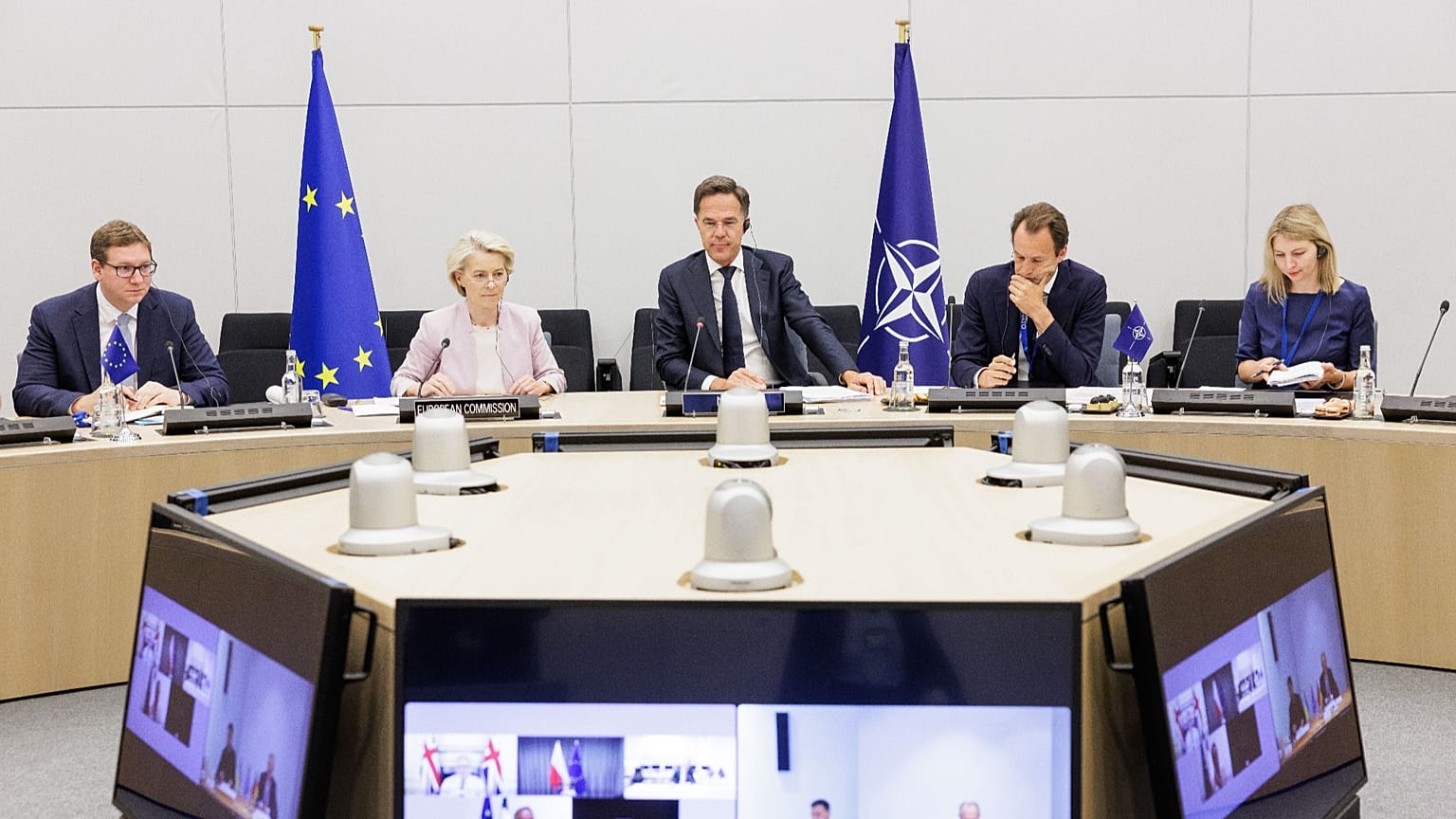 NATO Secretary-General Mark Rutte and European Commission President Ursula von der Leyen discuss Ukraine at a meeting on 13 August 2025.