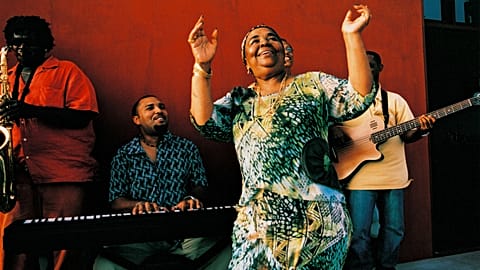 The Cesária Évora Orchestra is made up of the musicians who used to accompany the "Diva".