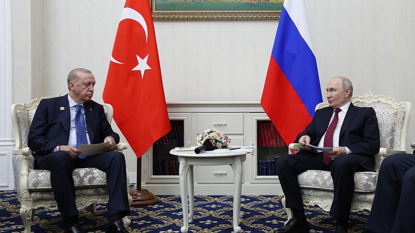 Erdoğan, Kazakistan'da Putin ile görüştü: 'Akkuyu'nun açılışını bekliyoruz'