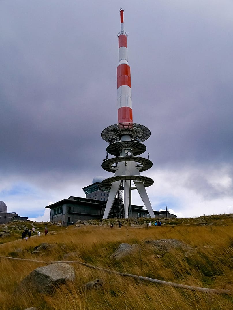 Der Brocken ist mit 1.141 Metern der höchste Berg Sachsen-Anhalts und ganz Norddeutschlands.
