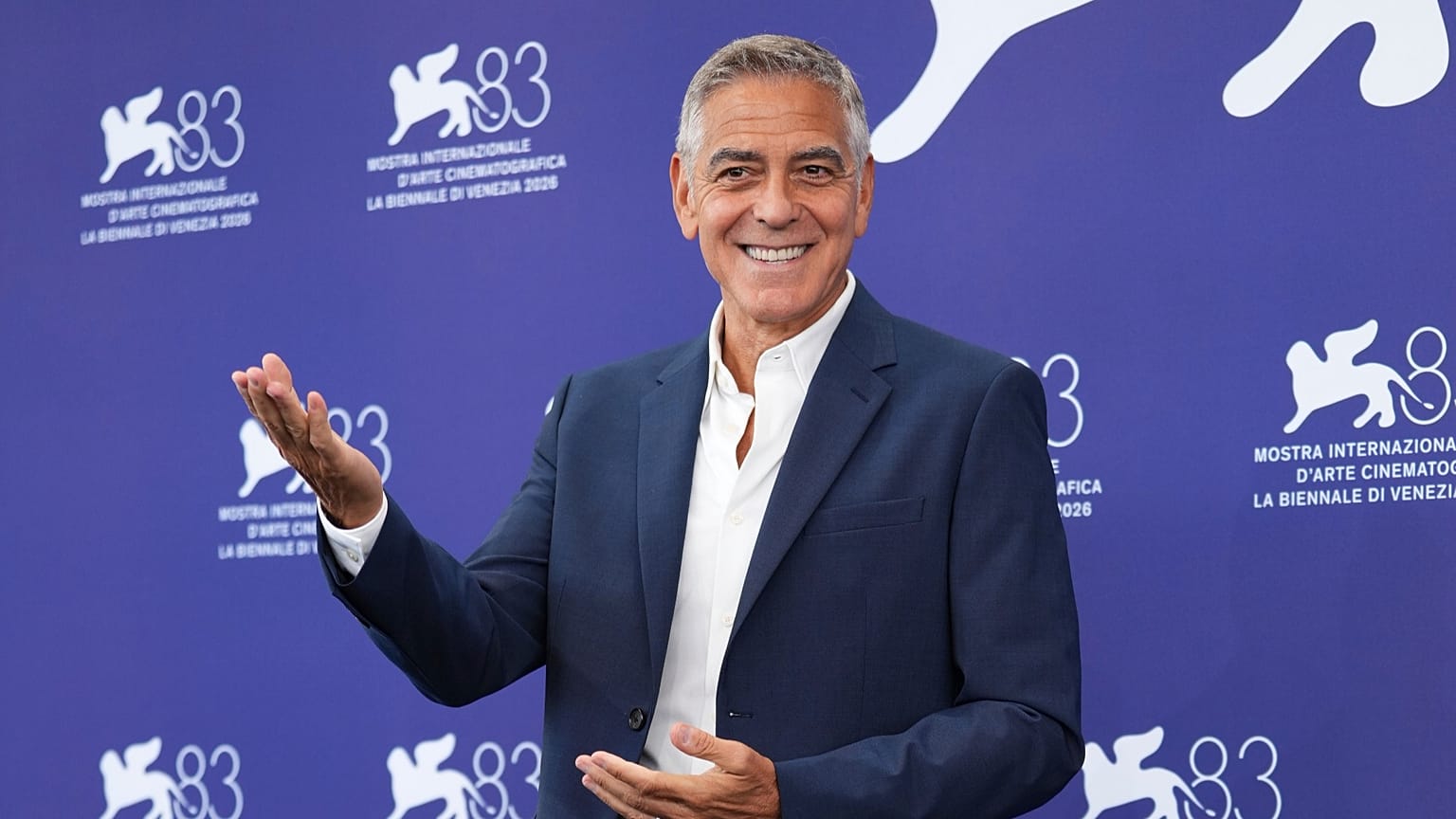 L'acteur George Clooney répète avant de recevoir son prix pour l'ensemble de sa carrière à la 83e Mostra de Venise, Italie, le 2 septembre 2026