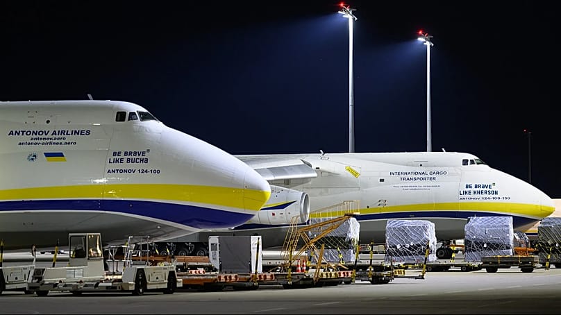 Ukrainische Antonov-Frachtflugzeuge stehen am Mittwoch, dem 5. August 2026, am Flughafen Leipzig/Halle in Schkeuditz, Deutschland, abgestellt