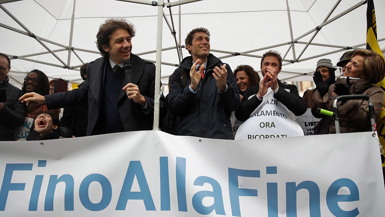 Marco Cappato insieme ai radicali e all'associazione Luca Coscioni anima da decenni il dibattito e le iniziative sul fine vita in Italia