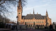 Vue extérieure du Palais de la Paix, qui abrite la Cour internationale de justice, à La Haye, aux Pays-Bas, le lundi 18 février 2019.