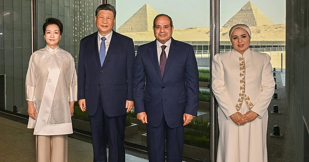 Egypt: Xi Jinping visits the Grand Egyptian Museum with al-Sissi