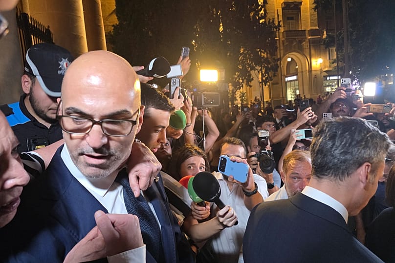 El empresario maltés Yorgen Fenech sale del tribunal tras ser absuelto de ordenar el asesinato de Daphne Caruana Galizia en La Valeta, 2 de septiembre de 2026