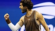 Carlos Alcaraz celebra su victoria ante Jaime Faria durante la segunda ronda del Abierto de Estados Unidos de tenis, el 2 de septiembre de 