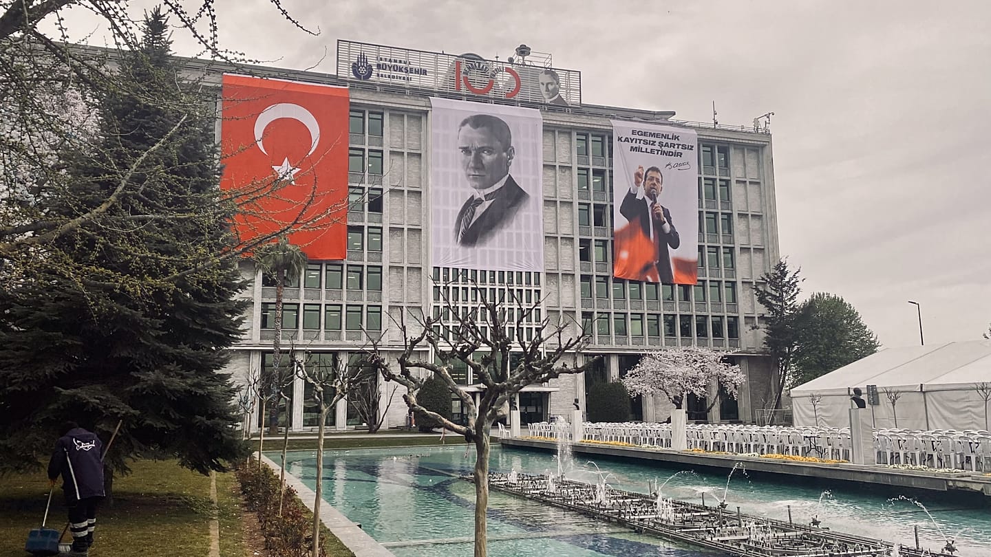 İBB'ye operasyon: Daire başkanı ve Kent Lokantaları yöneticisi dahil 12 kişi gözaltında