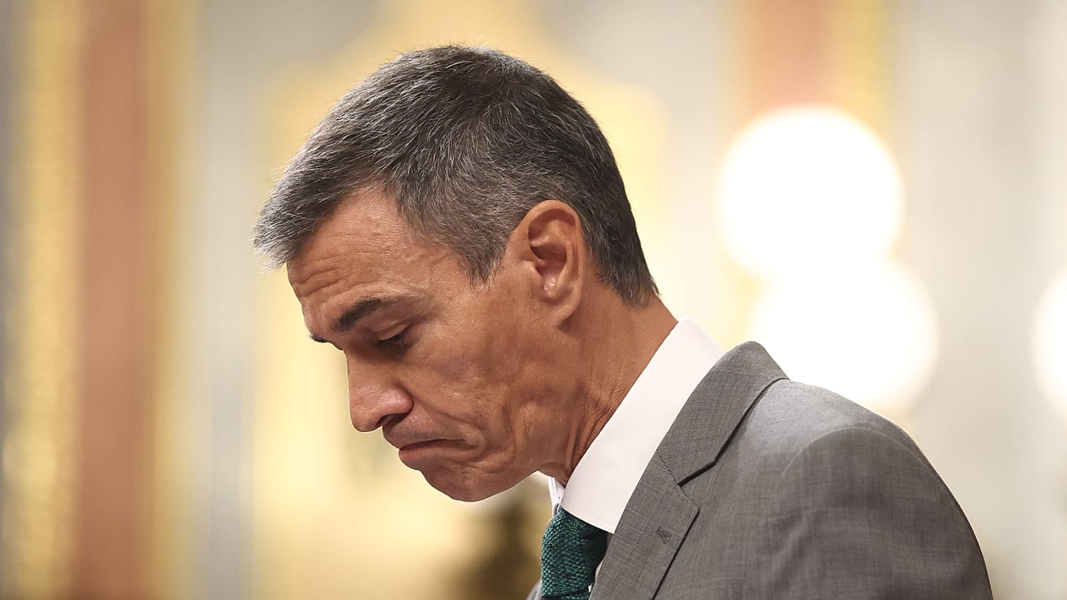 Premier Hiszpanii Pedro Sánchez przemawia do parlamentarzystów podczas posiedzenia parlamentu w Madrycie, 3 września 2026 r.
