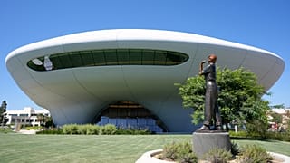 O Museu Lucas de Arte Narrativa, em Los Angeles, demorou quase duas décadas a ficar concluído.