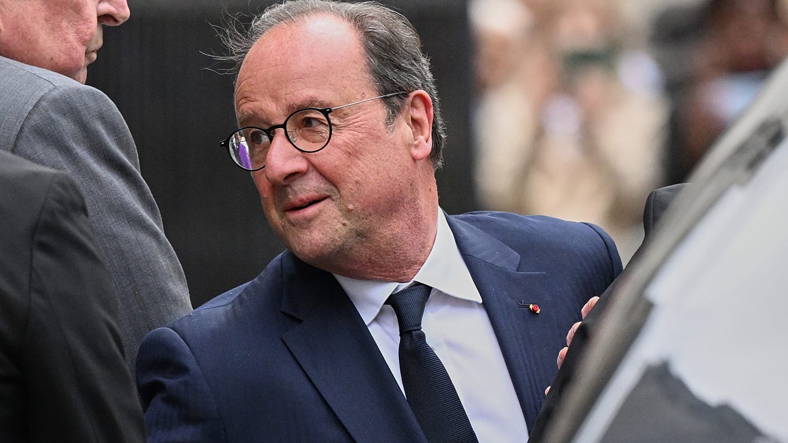FILE: Former French President Francois Hollande arrives for a memorial Mass in tribute to Bernadette Chirac, widow of former French President Jacques Chirac, 12 June 2026.