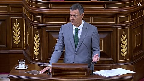 Премьер-министр Испании Педро Санчес во время выступления в парламенте
