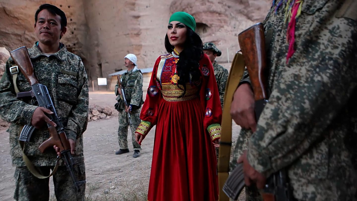 Ladies Only turnesi: Afgan pop yıldızı Aryana Sayeed Taliban'a Avrupa'da meydan okuyor