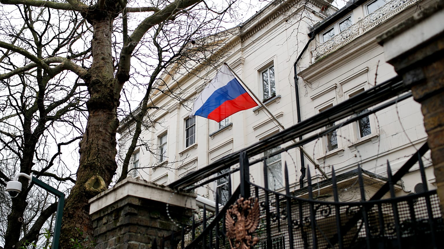 A embaixada da Rússia no Reino Unido fica em Londres.
