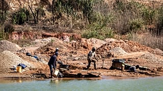 South Africa: Illegal mining putting Johannesburg infrastructure at risk