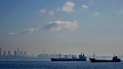 ARŞİV - Marmara Denizi'ne demirlemiş kargo gemileri