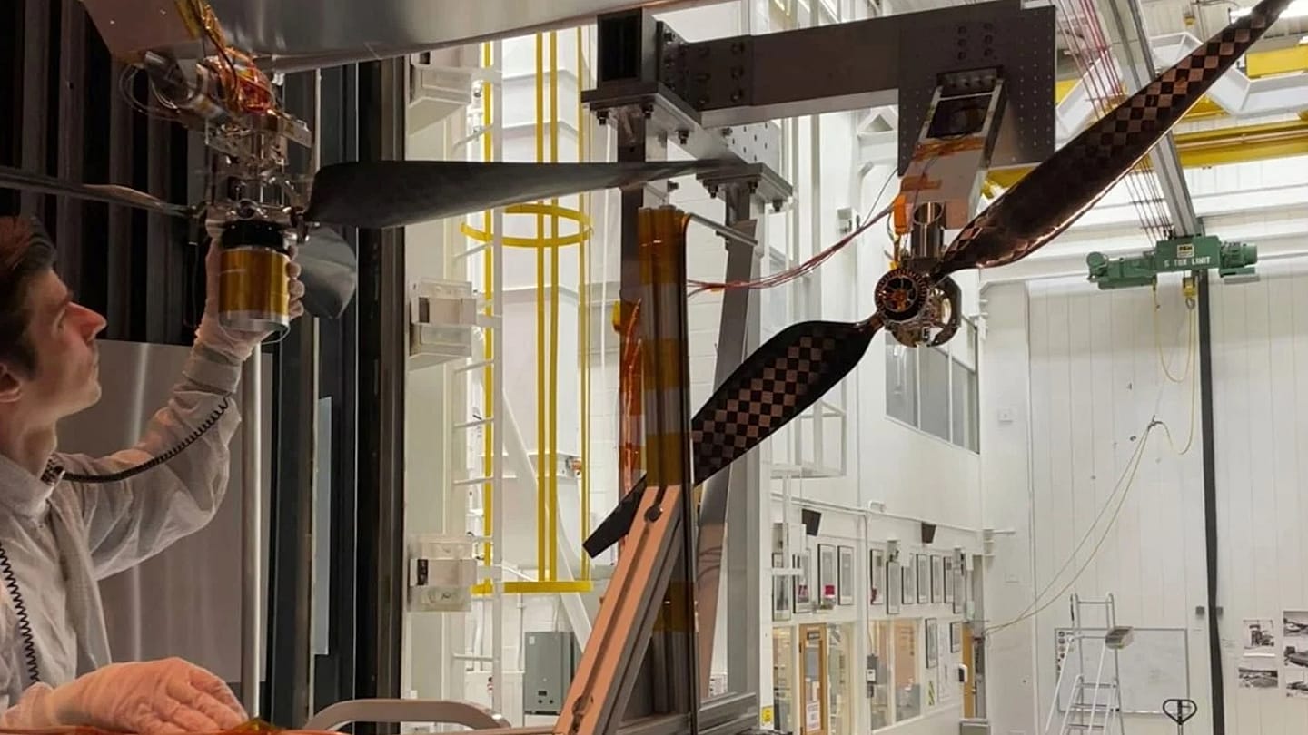 NASA'nın yeni Mars helikopteri test ediliyor: Pervaneleri ses hızını aştı