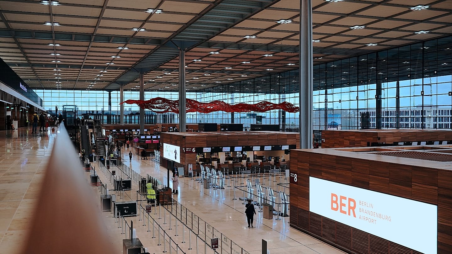 Tehlikeli madde alarmı sonrası Berlin Havalimanı terminali tahliye edildi