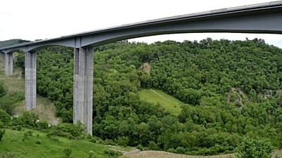Uno dei viadotti dell'autostrada nella zona di Barberino del Mugello
