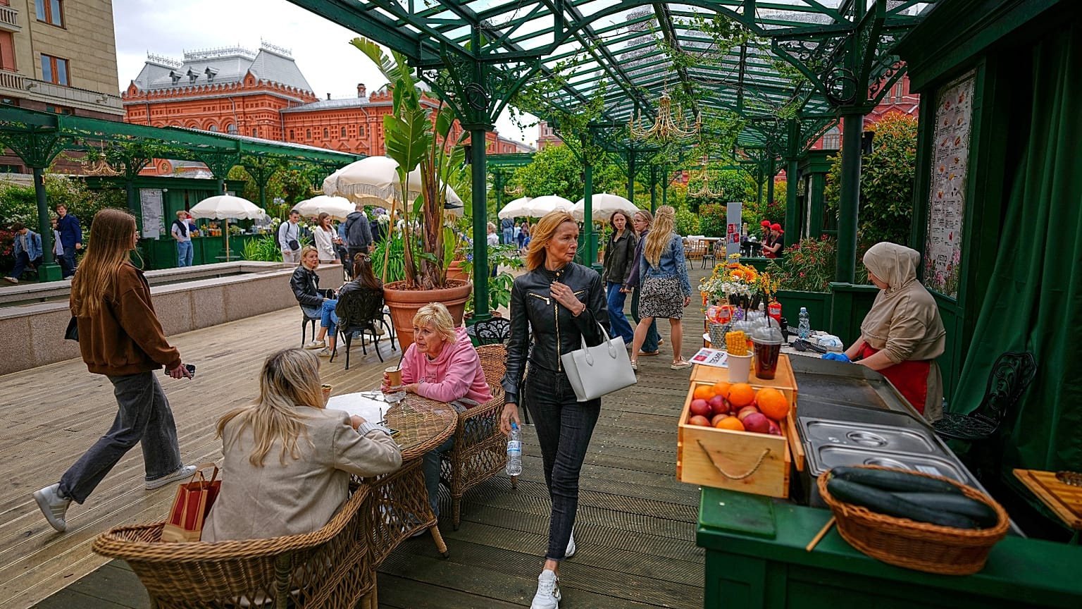 Россияне меняют покупательские привычки.