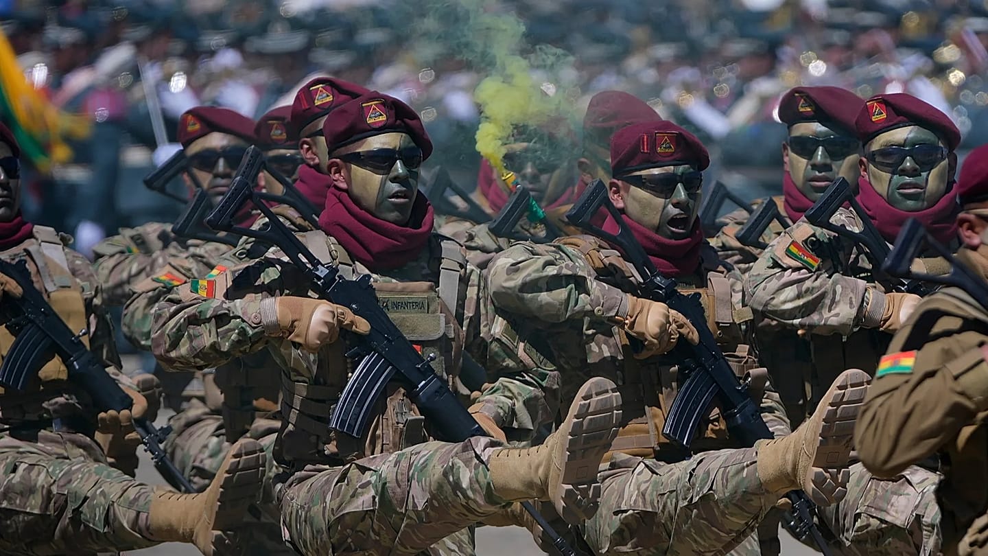 Bolivya'daki askeri üste iki patlama: En az 2 ölü, 81 yaralı