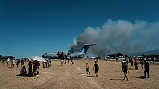 Yunanistan'da savaş uçağı düştü