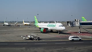 Samoloty stoją zaparkowane na lotnisku Soekarno-Hatta w Tangerangu w Indonezji w niedzielę 6 września 2026 roku.