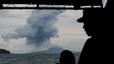 Erupción volcánica en Indonesia