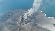 Rauch und Asche über dem Anak Krakatau, 5. September 2026