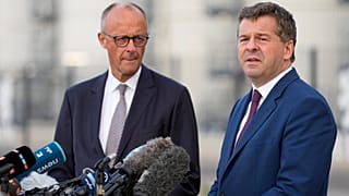 Bundeskanzler Friedrich Merz wird sich an diesem Montag nach dem Wahlbeben in Sachsen Anhalt gegen 13h30 zu Wort melden.