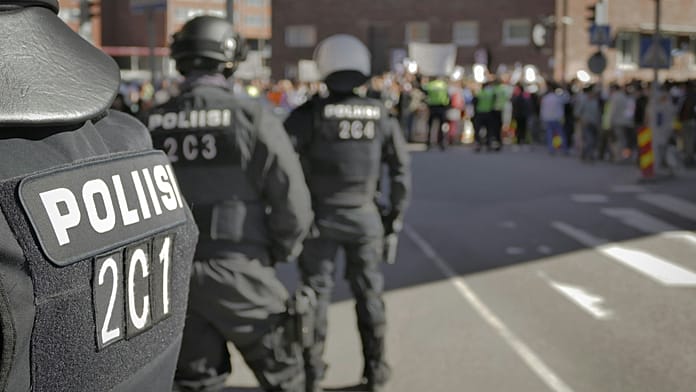 Finlandiya’da 361 çocuğa cinsel istismar ile suçlanan sanık hakim karşısına çıkıyor