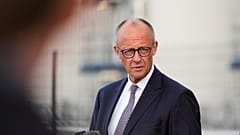 El canciller alemán y líder del partido Unión Demócrata Cristiana (CDU), Friedrich Merz, en Leuna, Alemania.