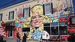 Mourners visit the Dolly Parton mural in Ringgold, Ga. - Tuesday 25 August 2026
