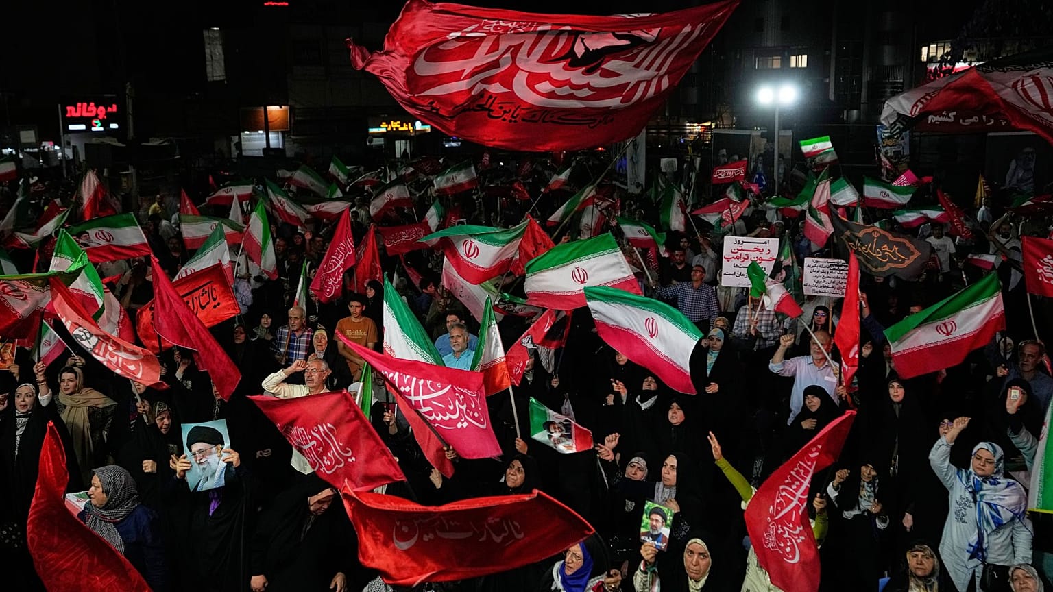 تجمع حامیان جمهوری اسلامی در تهران