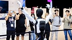Photo d'archive - Un robot danse sur le stand Agibot lors de la deuxième journée de presse du salon IFA 2026 à Berlin, jeudi 3 septembre 2026.